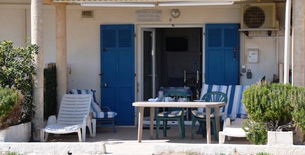 location studio bord de mer à hyeres var cote d'azur idéal vacances au soleil